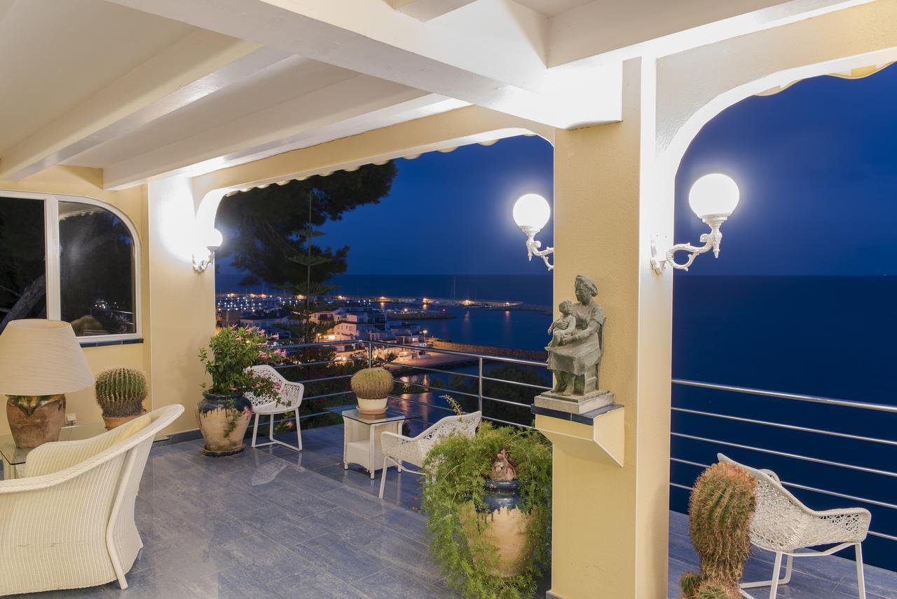 Hotel La Estrella Del Mediterraneo Roda de Bará Buitenkant foto